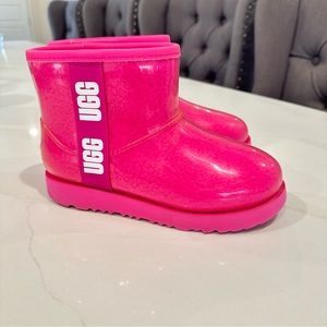 UGG Classic Mini Clear Pink 🩷 Little Girls Size 2